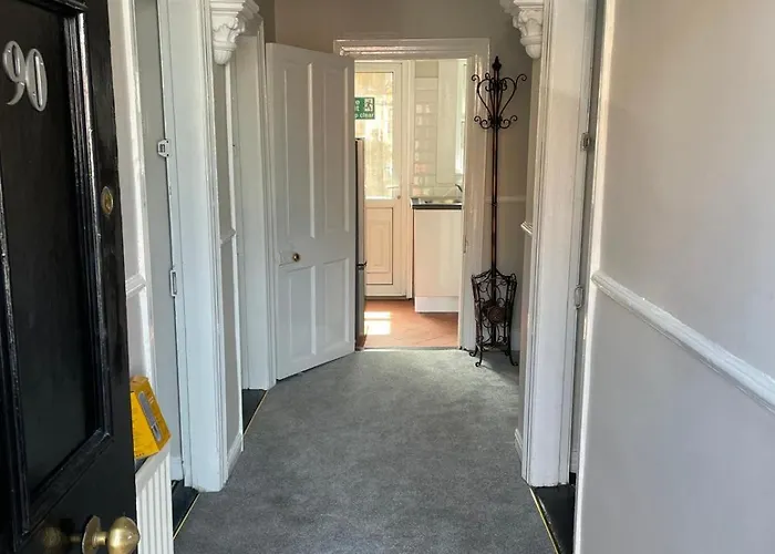 Superb Triple Near Croke Park - 1 * Dublin