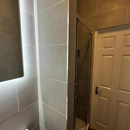 Superb Triple Near Croke Park - 1 Guest house Dublin