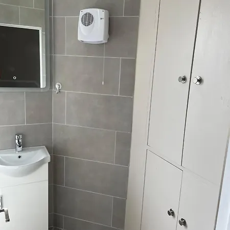 Superb Triple Near Croke Park - 1 Pensionat *