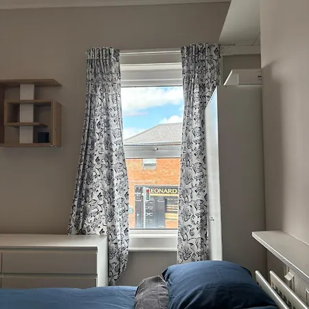 Superb Triple Near Croke Park - 1