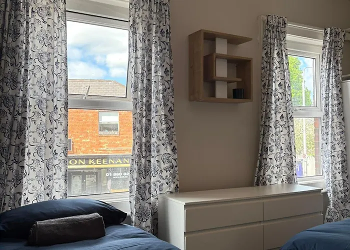 Superb Triple Near Croke Park - 1 Vendégház Dublin
