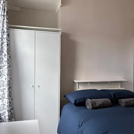 Superb Triple Near Croke Park - 1 * Dublin