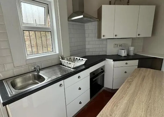 Superb Triple Near Croke Park - 1