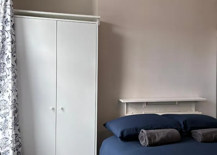 Superb Triple Near Croke Park - 1 * Dublin