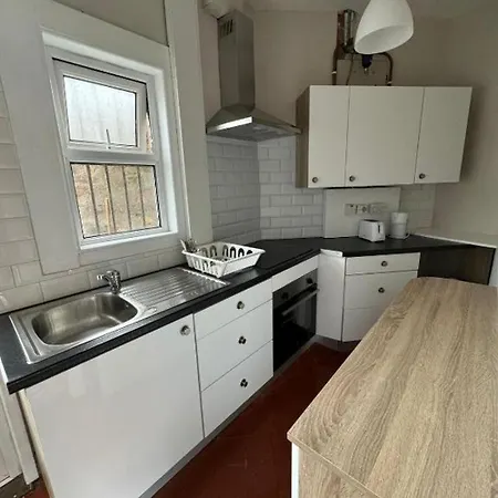 Superb Triple Near Croke Park - 1