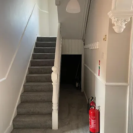 Superb Triple Near Croke Park - 1 *