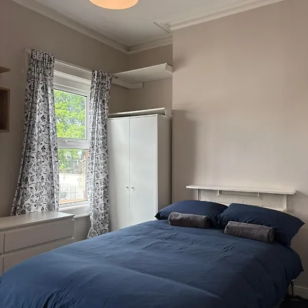 Superb Triple Near Croke Park - 1 Pensión *